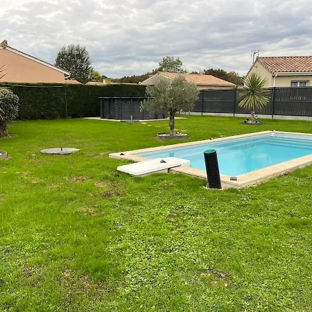 Confort Sur Villa Teuillac